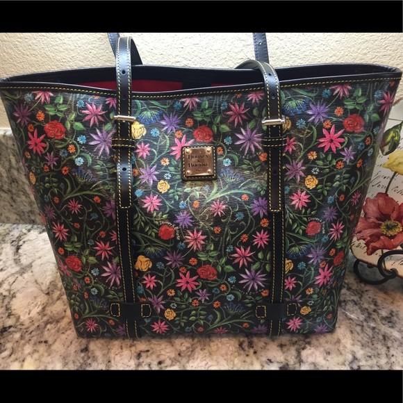 🚫SOLD🚫Dooney & Bourke Floral E/W Shopper *RARE* - Picture 1 of 8